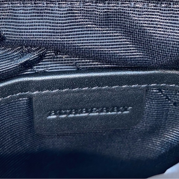 Burberry small nylon bag - Picture 9 of 11